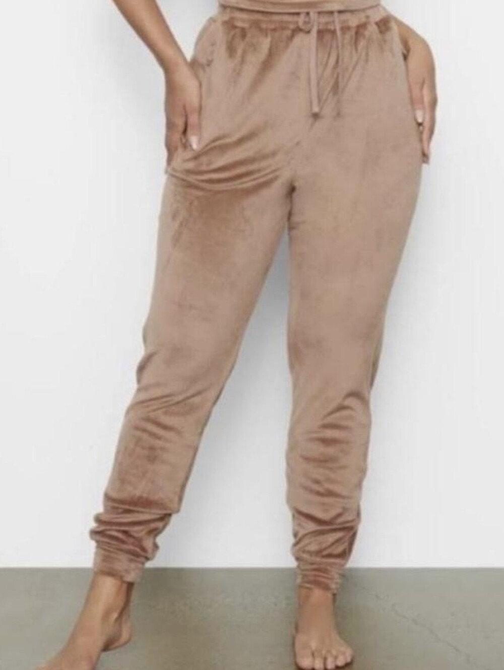 SKIMS Velour High-Waisted Joggers